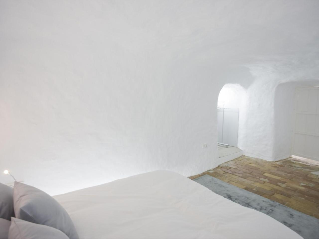 Cueva De La Muralla Sacromonte